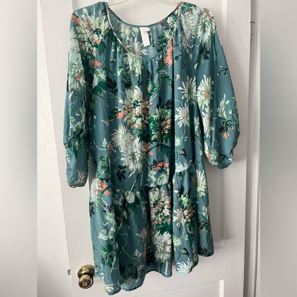 Look sleeve dress